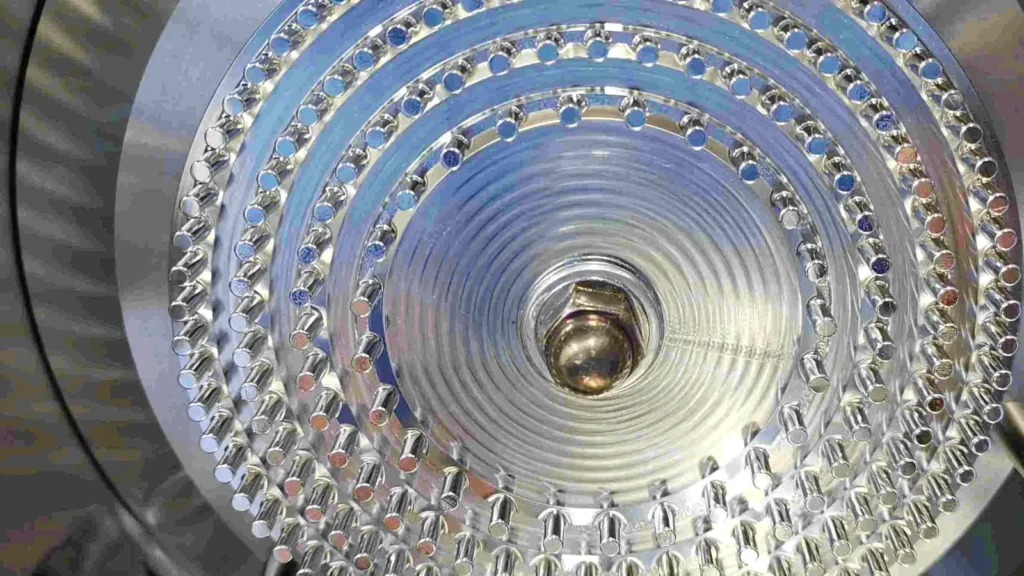Particle size and capacity curve of pin mill grinding