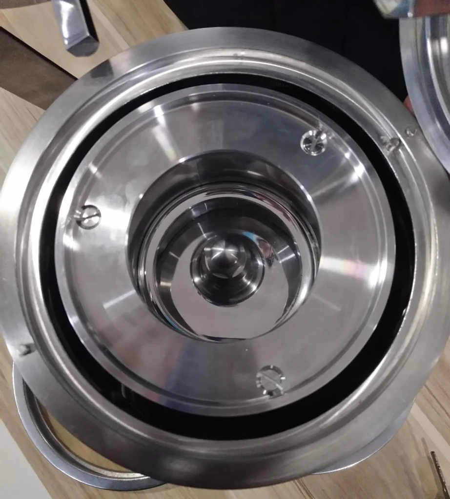 Pin disc rotor and stator pair of S-LAB lab mill
