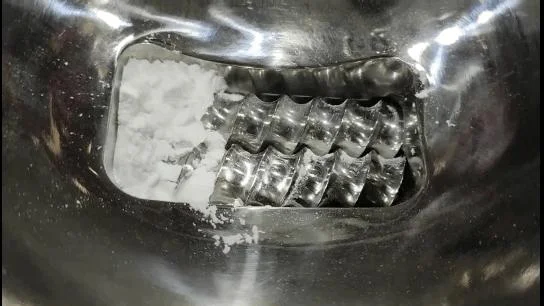 Figure-eight barrel cross section of twin screw feeding principle